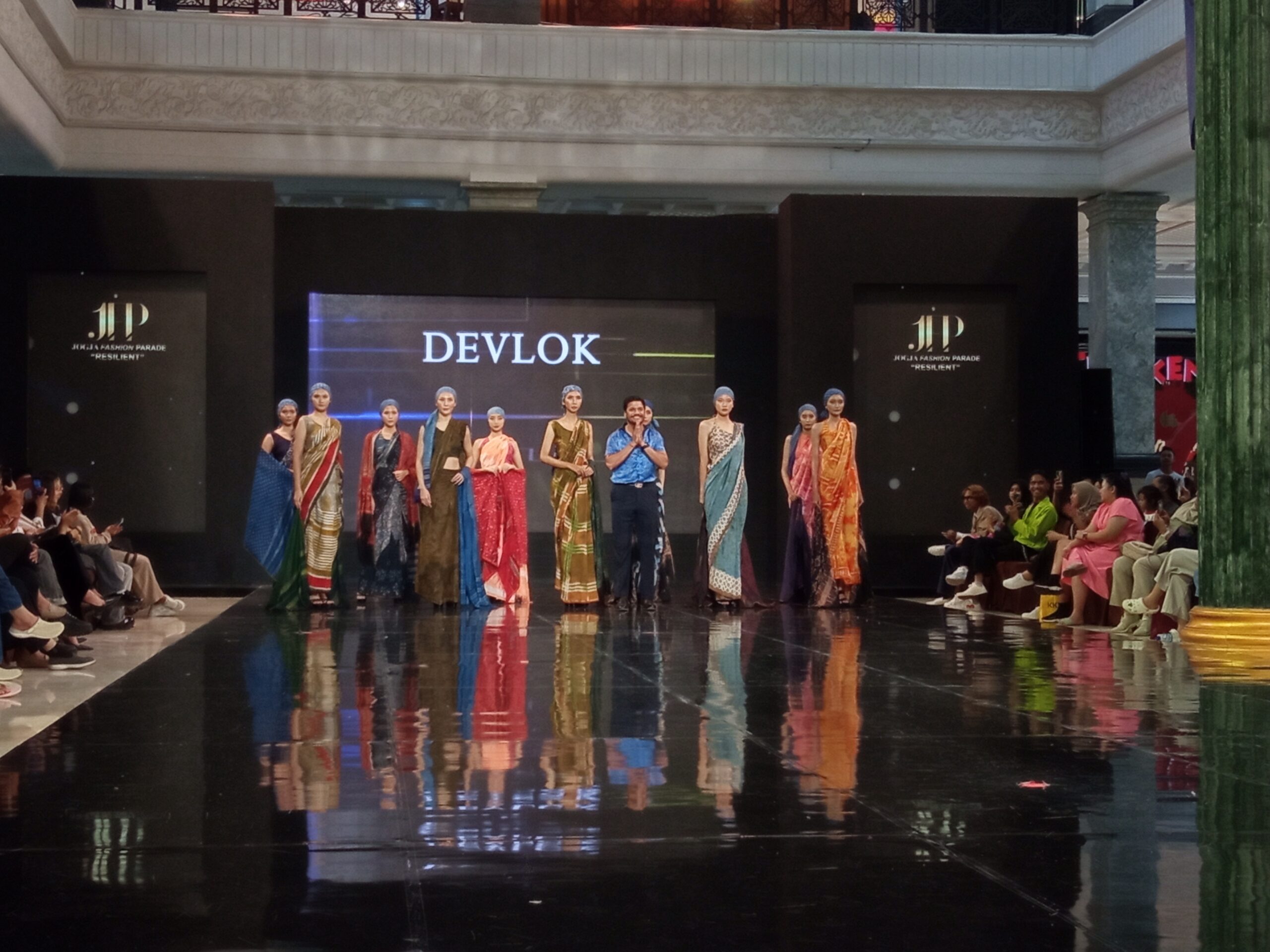 Jogja Fashion Parade Hadirkan Desainer India Dengan Kain Sarung Dan