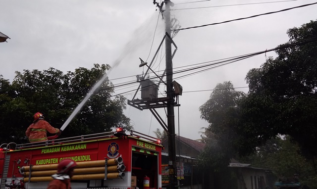 Trafo Meledak di Munggi, Api Sempat Berkobar Setinggi 5 Meter - pidjar.com