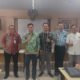 Ali Rasyid bersama Tim Penilai Hasil Kajian Dampak Lalu Lintas di Kota Yogyakarta dan Pemrakarsa Kegiatan/Usaha (Istimewa)