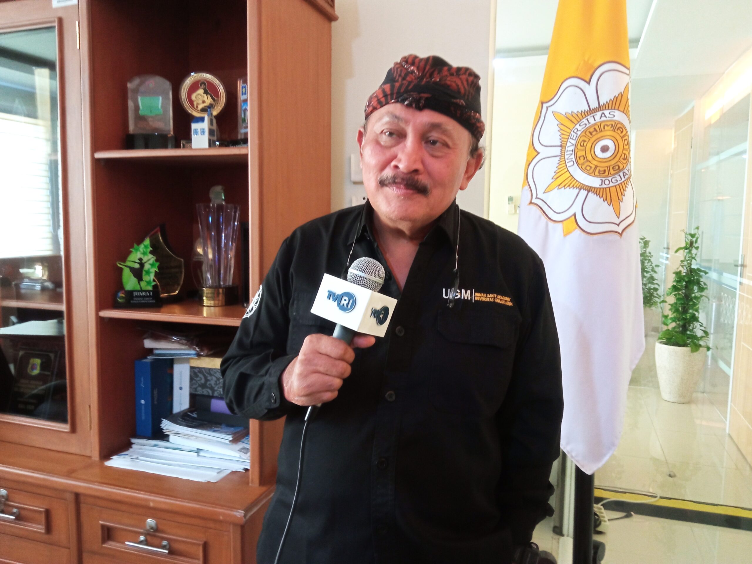 Direktur Utama RSA UGM, Dr dr Darwito SH SpB(K) Onk (Rosa)